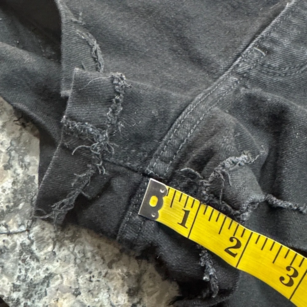 Hollister Black Denim short Jean Shorts EUC 7 / 28
